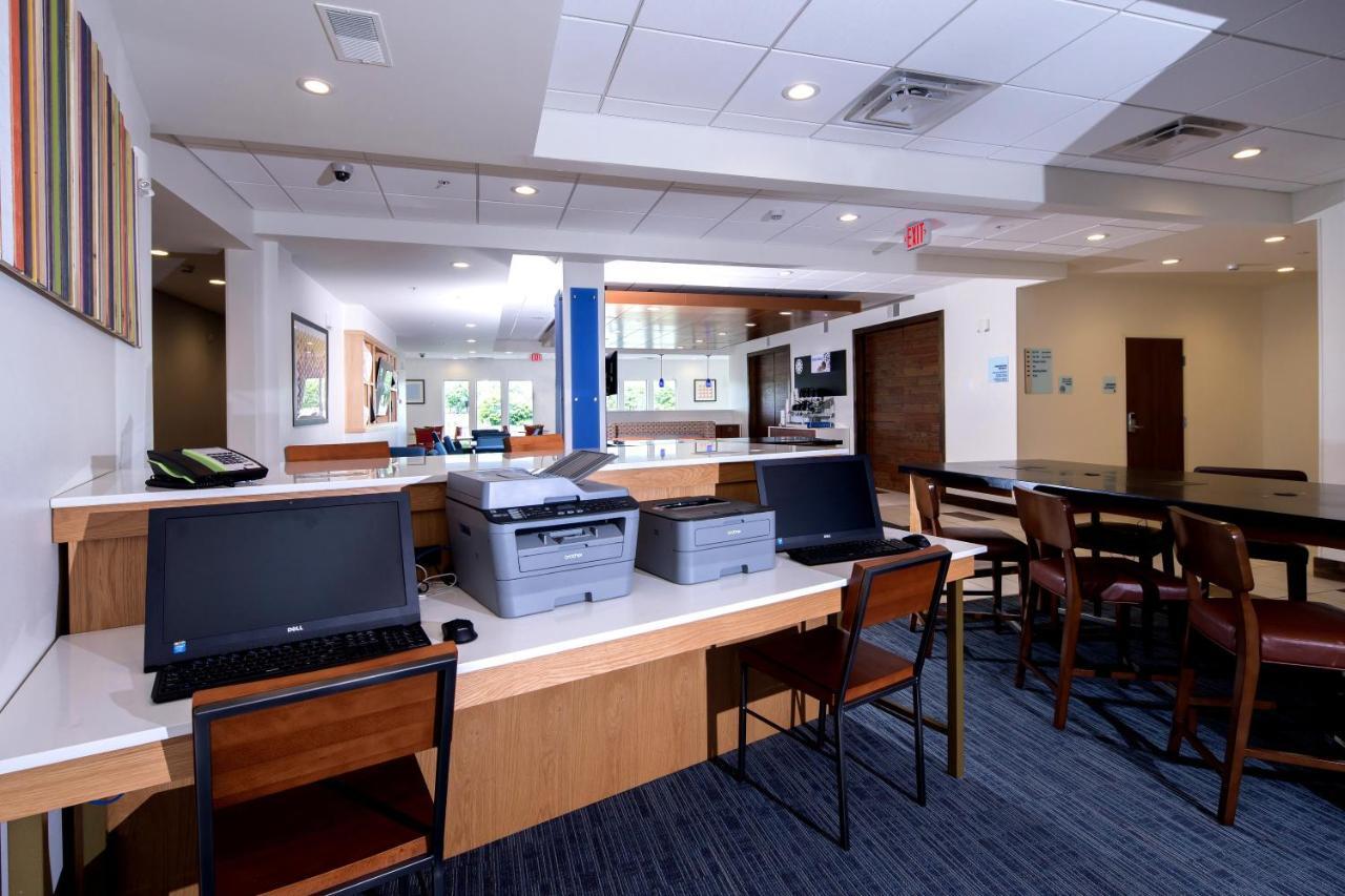 Holiday Inn Express Rochester Hills By Ihg Bagian luar foto