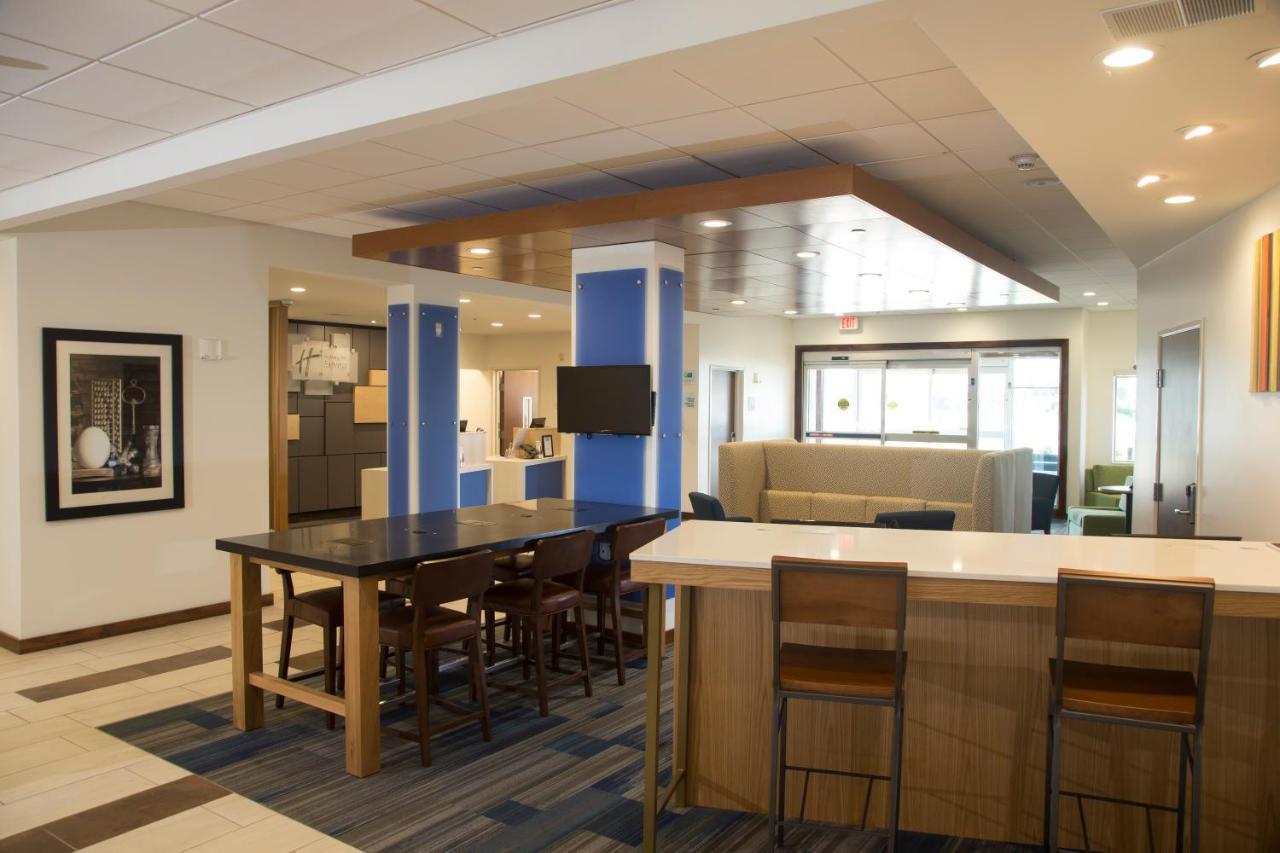 Holiday Inn Express Rochester Hills By Ihg Bagian luar foto