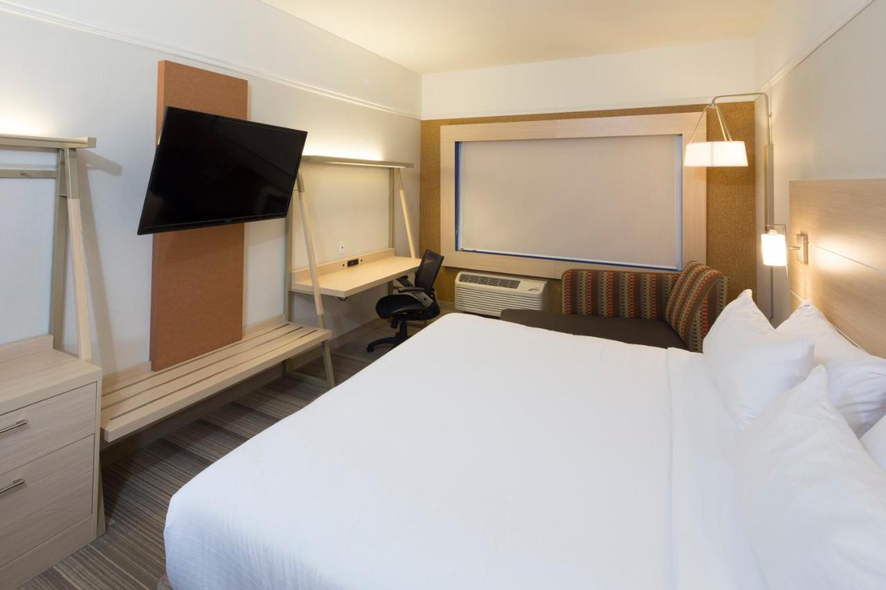 Holiday Inn Express Rochester Hills By Ihg Bagian luar foto