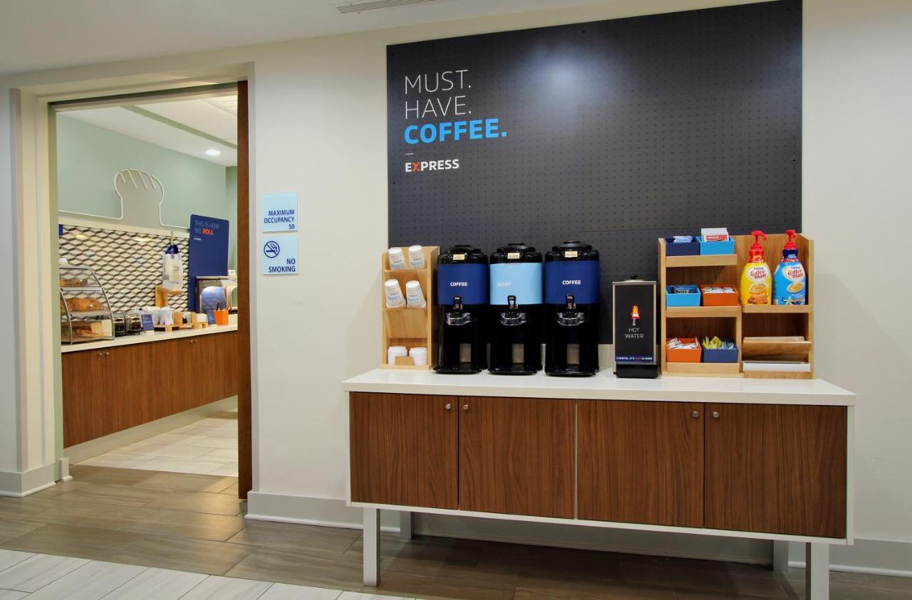 Holiday Inn Express Rochester Hills By Ihg Bagian luar foto